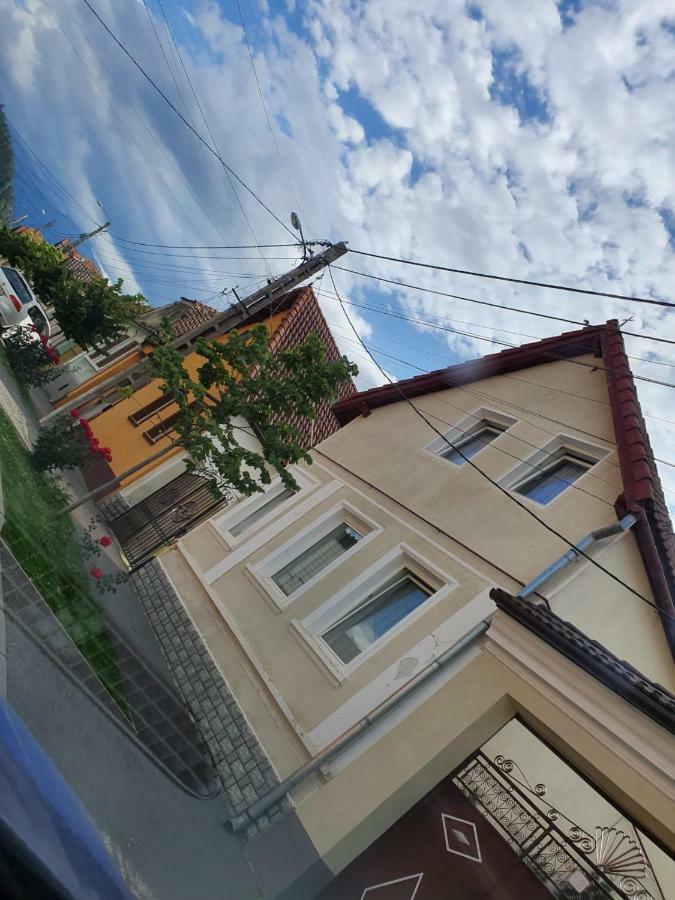 Casa Lucky Hotel Rîşnov Buitenkant foto