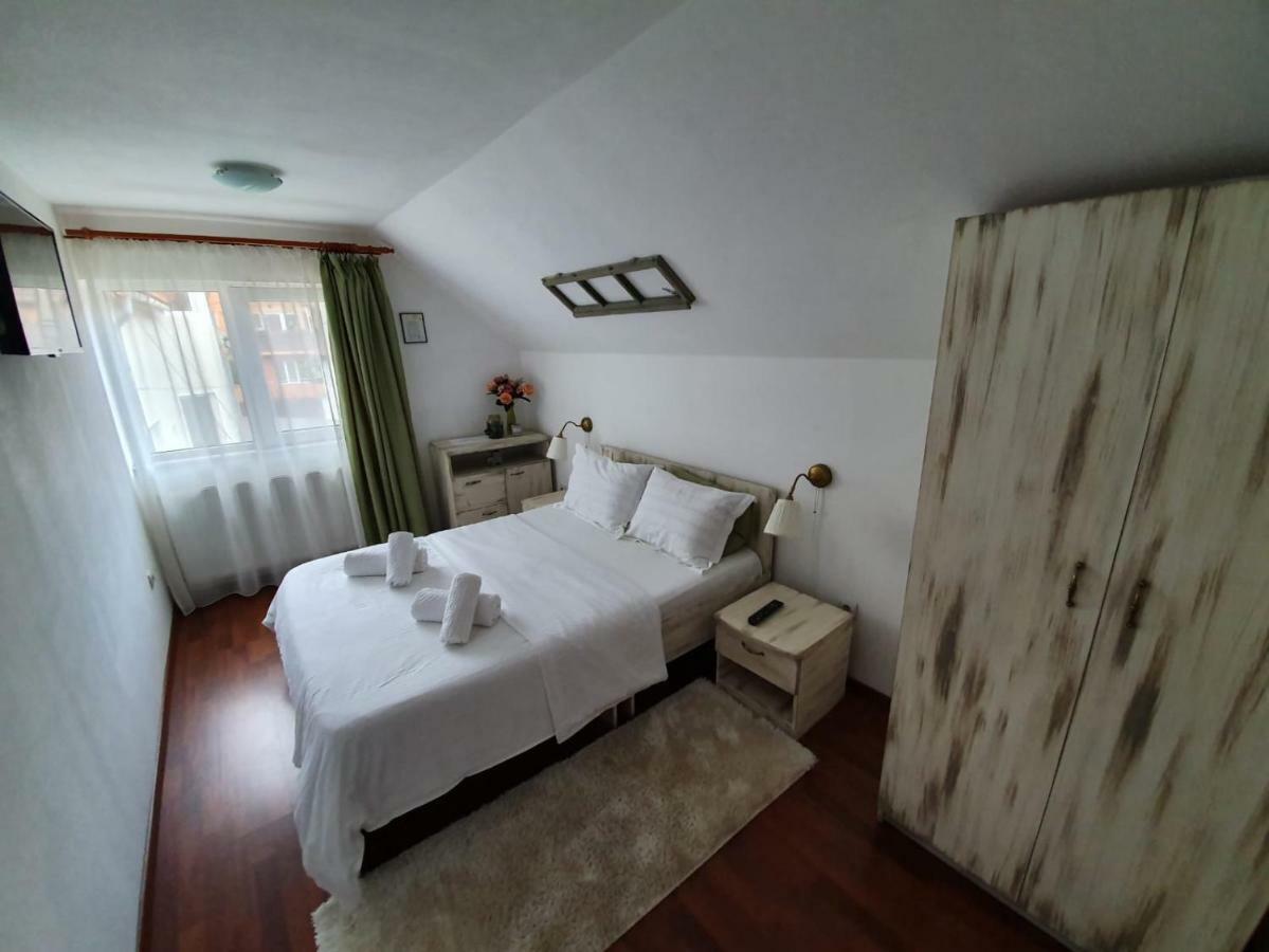Casa Lucky Hotel Rîşnov Buitenkant foto
