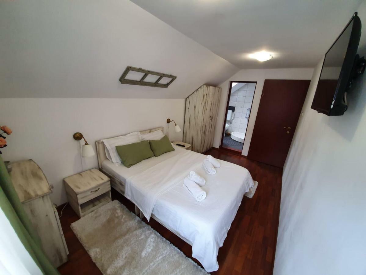 Casa Lucky Hotel Rîşnov Buitenkant foto